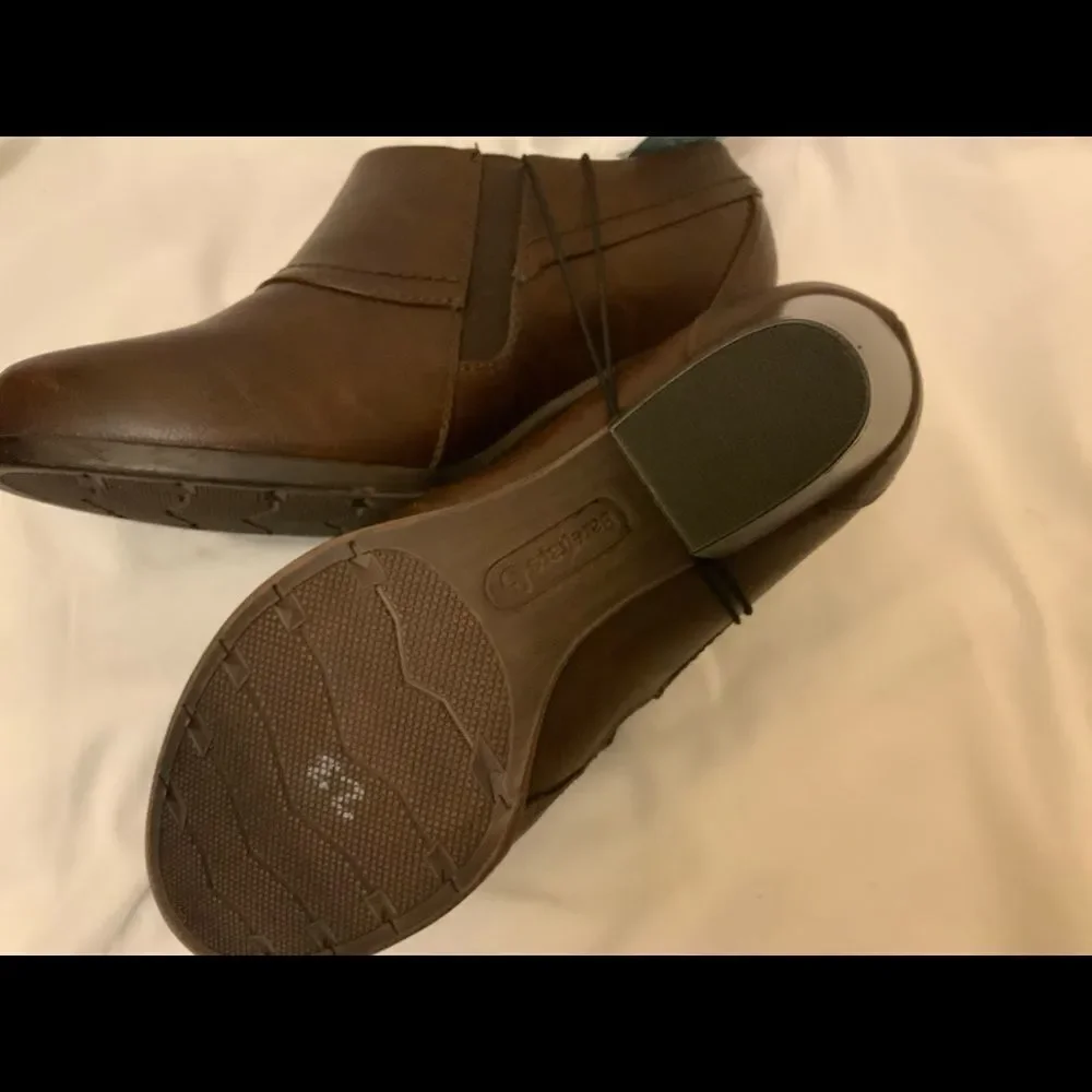 BareTraps Size 8 W Brown Faux Leather Ankle Booties Renee Slip on RV $89